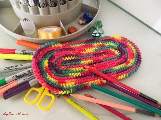 фото вязанный пенал крючком своими руками